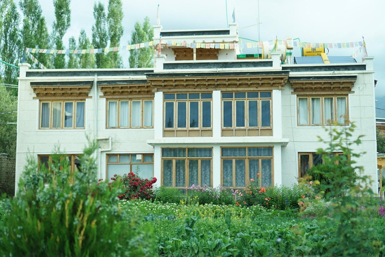 Raku Guest House Leh Exterior photo